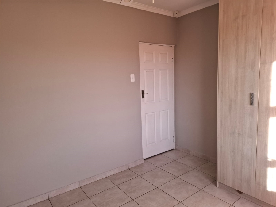 To Let 3 Bedroom Property for Rent in Hillside Free State